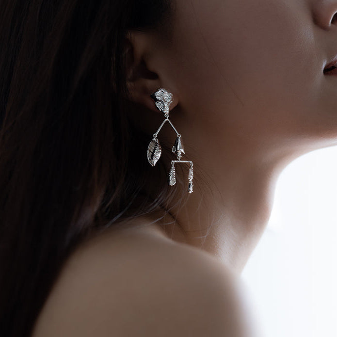 Seaside Expert Asymmetric Balance Earrings-Golden