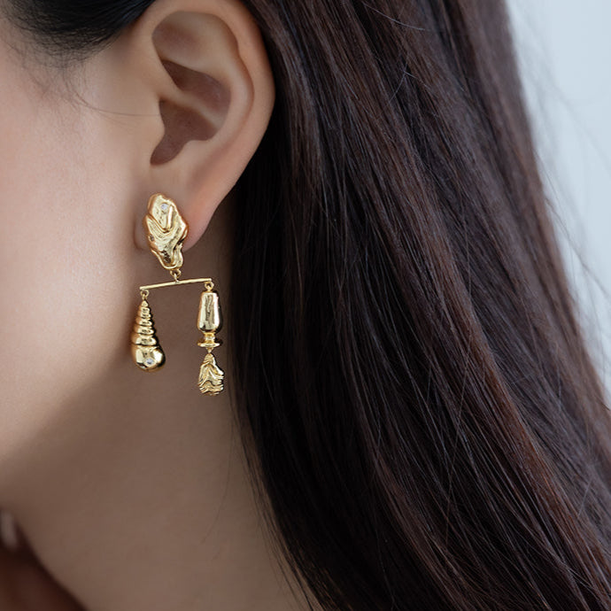 Seaside Expert Asymmetric Balance Earrings-Golden