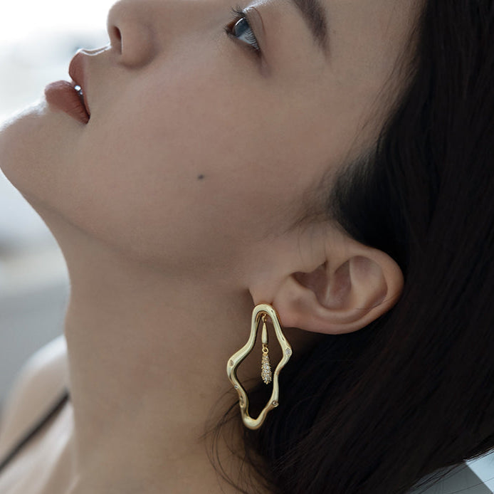 Zircon-encrusted sea wave wind chime earrings-Golden